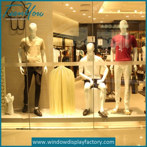 Creative Lovely Resin Props Clothes Window Display